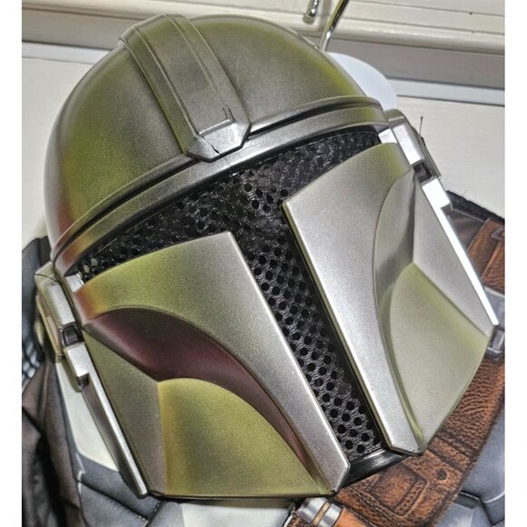 Star Wars The Mandalorian Muscle Costume Mask Boot Covers Cape Boys Kids MD LU - Picture 2 of 9